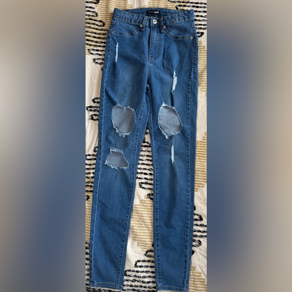 Fashion Nova Distressed High-Rise Women’s Jeans - Blue